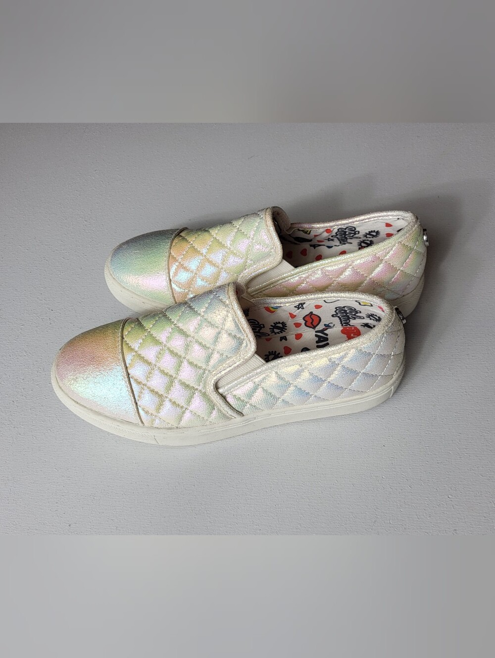 New Steve Madden Girls Iridescent Quilted Slip-On Jzaander Sneakers US 4